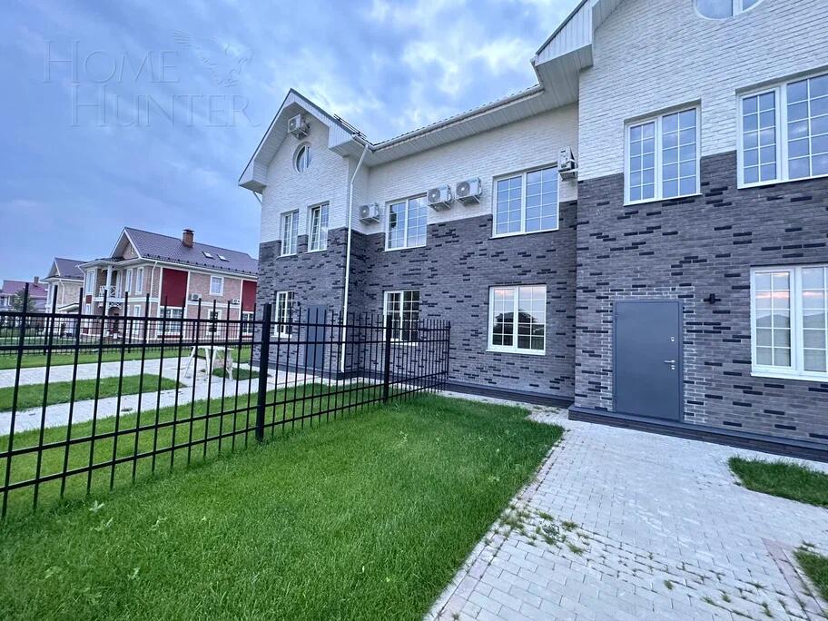 3-этажный коттедж 238 м² с отделкой