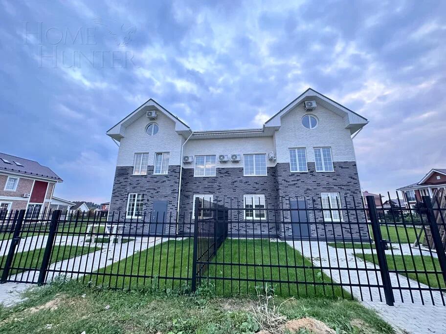 3-этажный коттедж 238 м² с отделкой