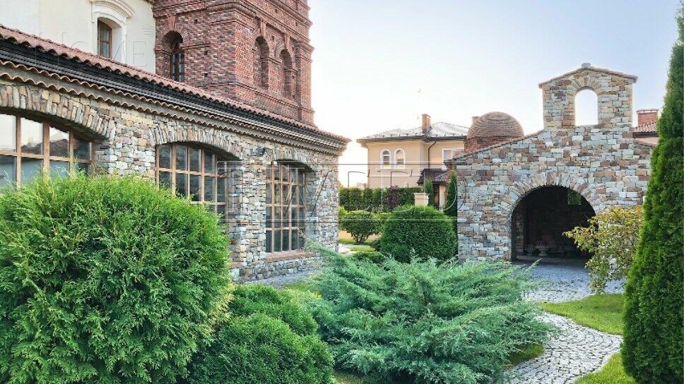 2-этажный коттедж 1 500 м² с отделкой