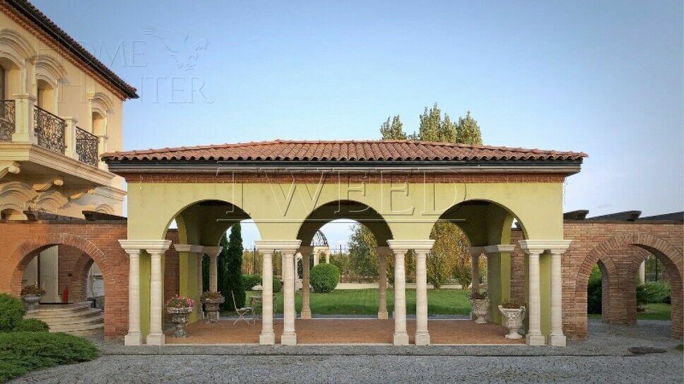 2-этажный коттедж 1 500 м² с отделкой