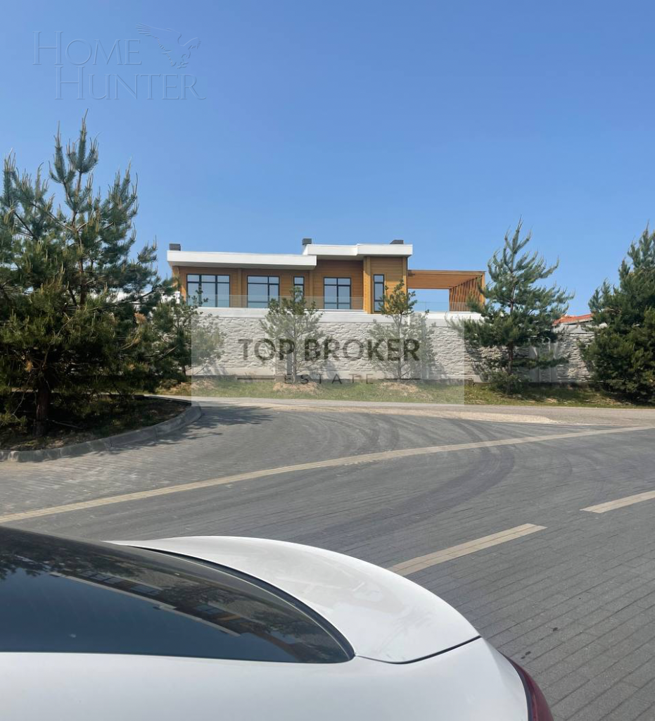 2-этажный коттедж 1 700 м² без отделки