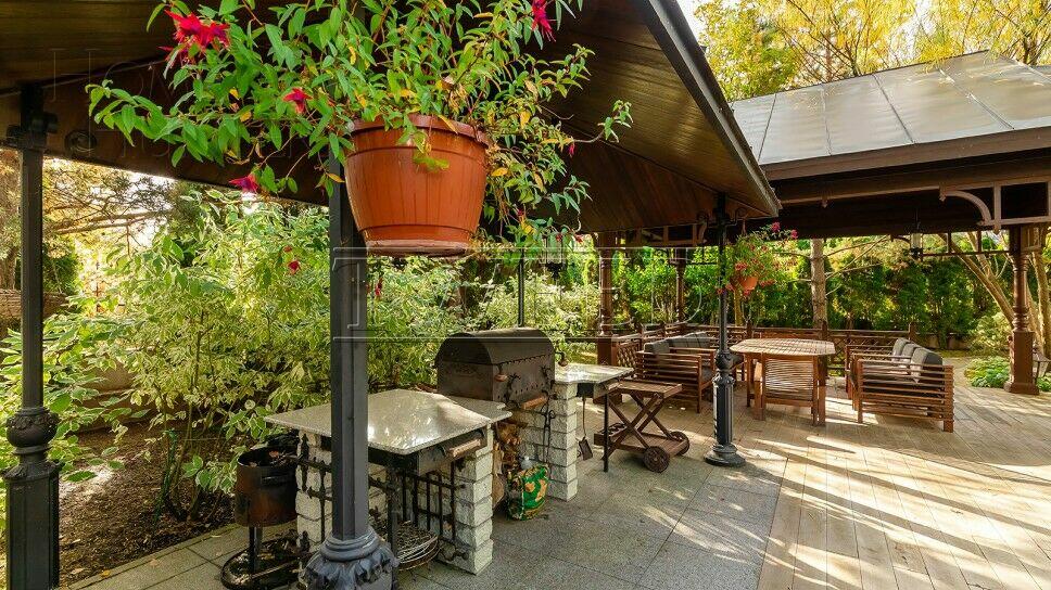 2-этажный коттедж 2 000 м² с отделкой