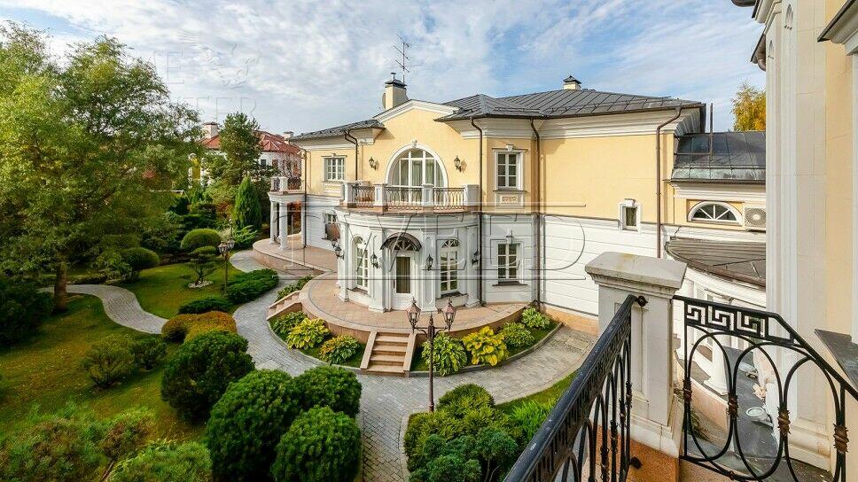 2-этажный коттедж 2 000 м² с отделкой