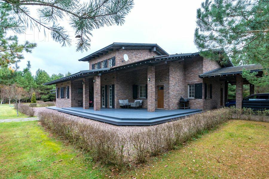 1-этажный коттедж 300 м² с отделкой