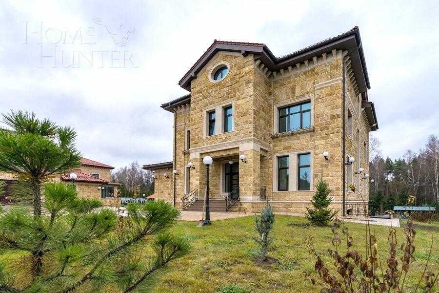 2-этажный коттедж 2 800 м² без отделки