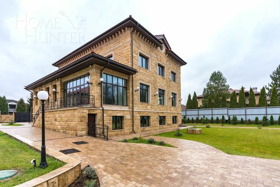 2-этажный коттедж 2 800 м² без отделки