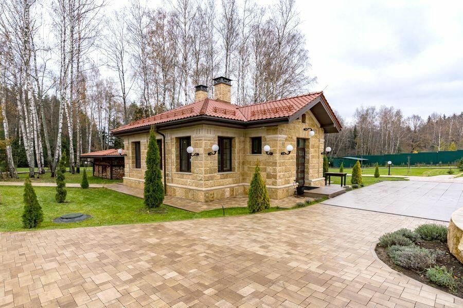 2-этажный коттедж 2 800 м² без отделки