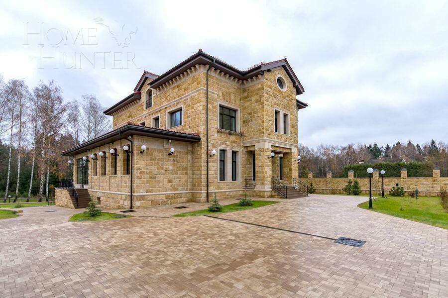 2-этажный коттедж 2 800 м² без отделки