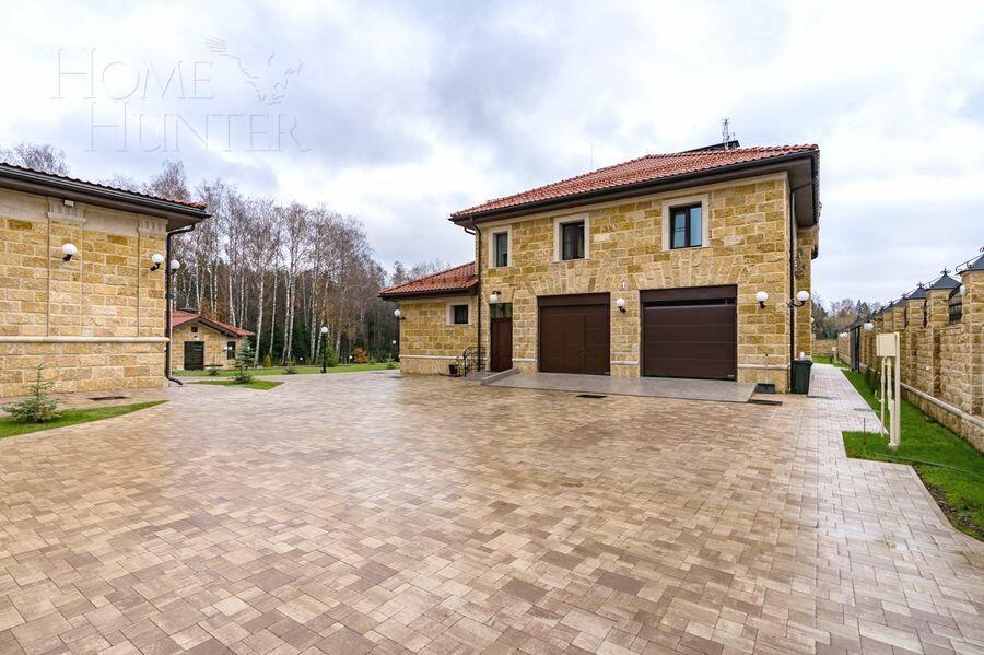 2-этажный коттедж 2 800 м² без отделки