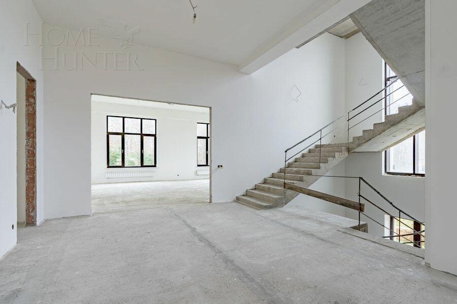 2-этажный коттедж 2 800 м² без отделки