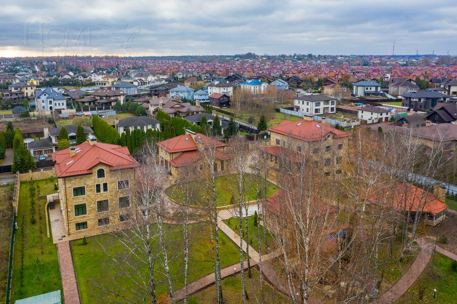 2-этажный коттедж 2 800 м² без отделки