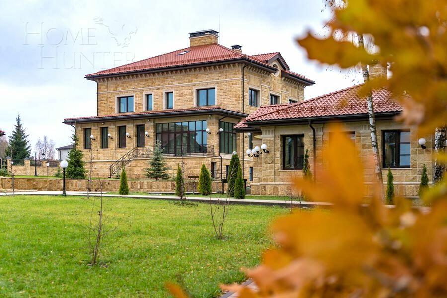 2-этажный коттедж 2 800 м² без отделки