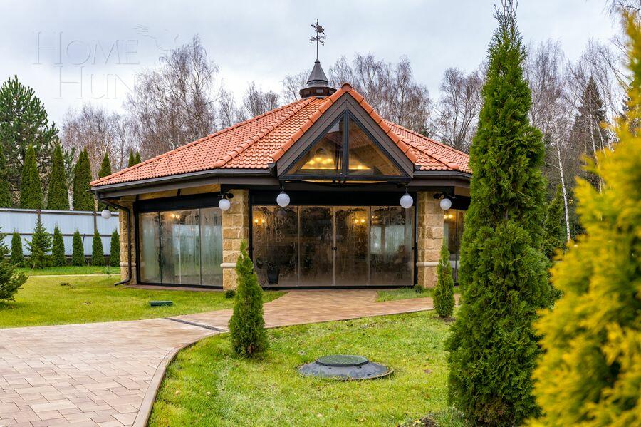 2-этажный коттедж 2 800 м² без отделки