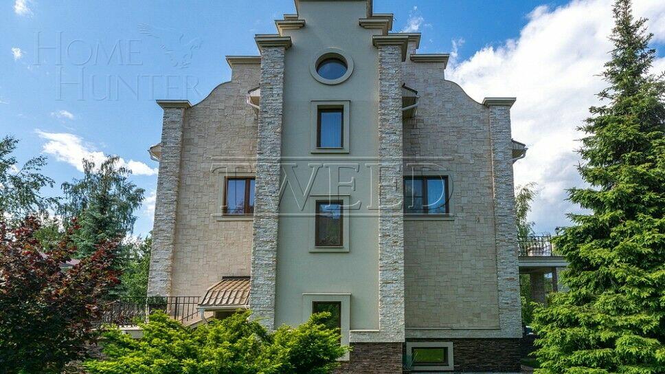 3-этажный коттедж 580 м² с отделкой