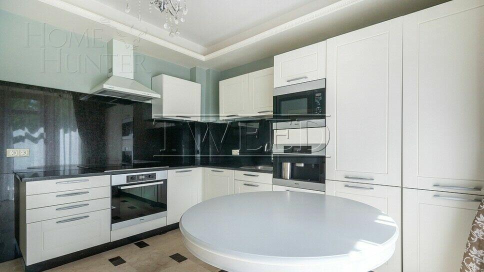 3-этажный коттедж 580 м² с отделкой