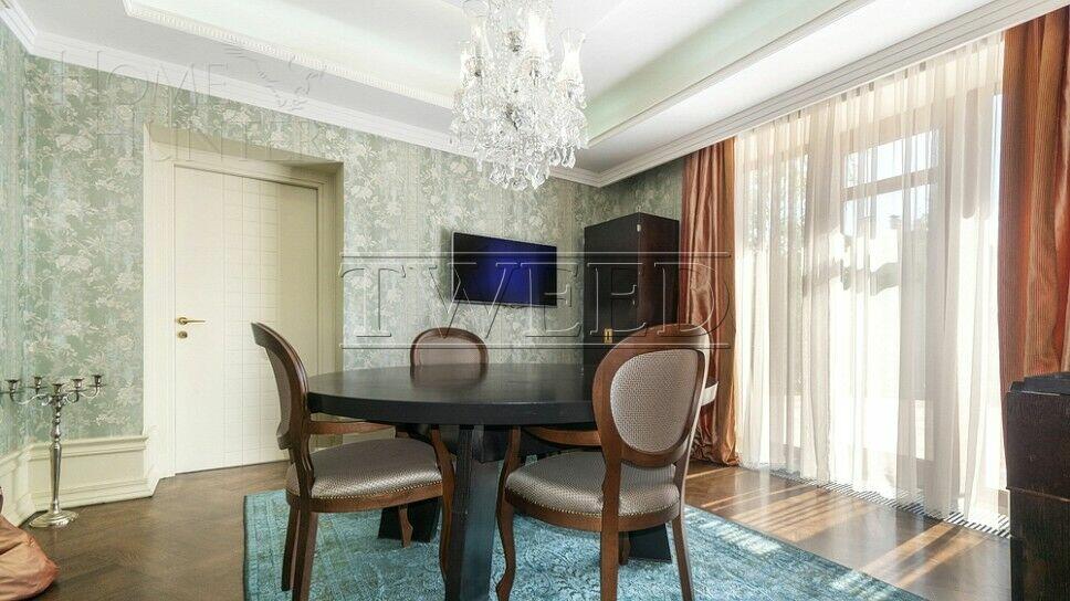 3-этажный коттедж 580 м² с отделкой