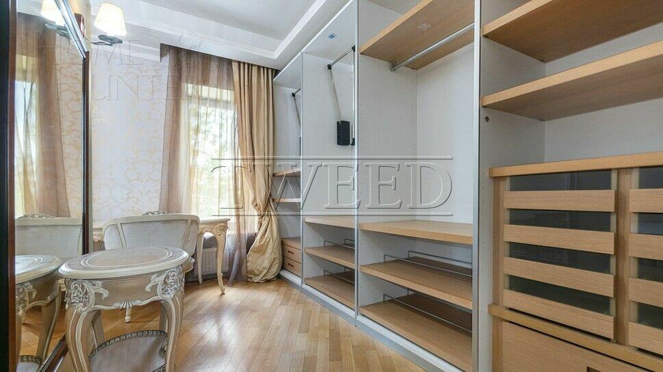 3-этажный коттедж 580 м² с отделкой