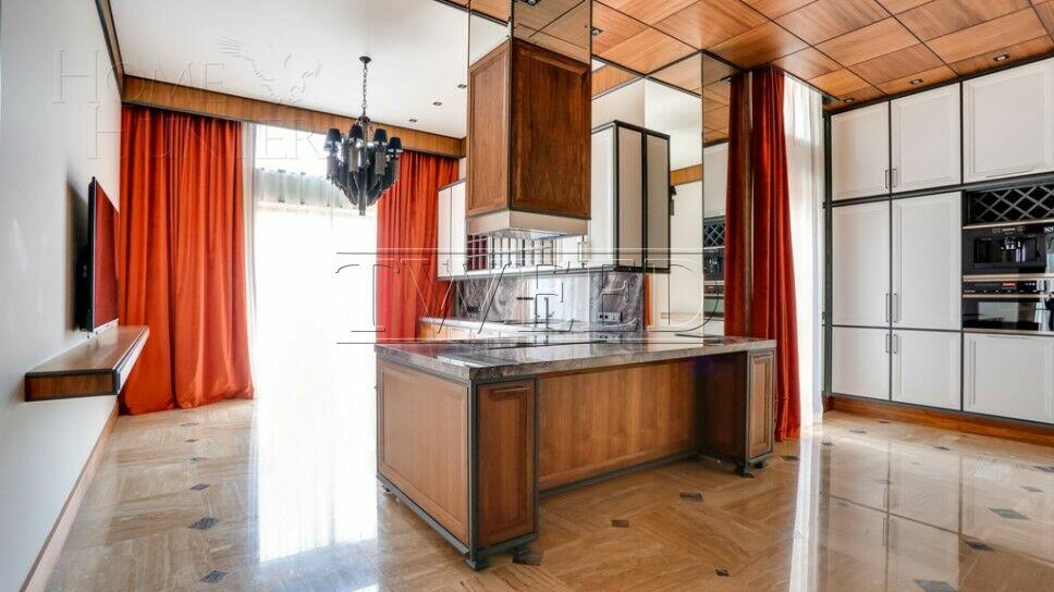 2-этажный коттедж 989.7 м² с отделкой