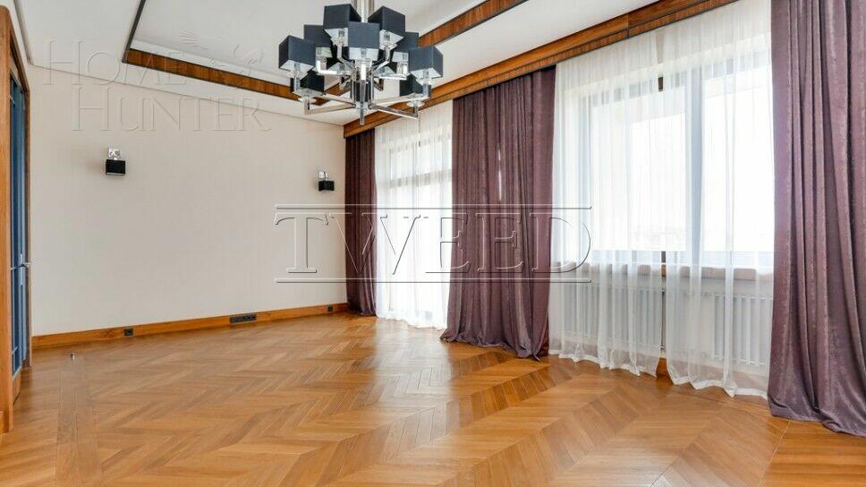 2-этажный коттедж 989.7 м² с отделкой