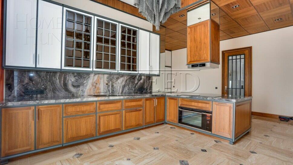 2-этажный коттедж 989.7 м² с отделкой