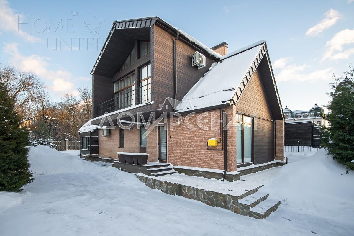 2-этажный коттедж 240 м² с отделкой