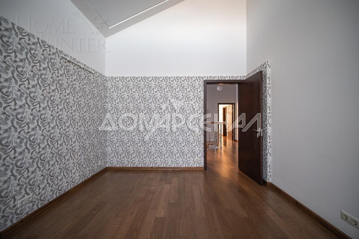 2-этажный коттедж 240 м² с отделкой