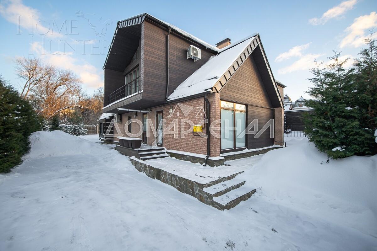 2-этажный коттедж 240 м² с отделкой