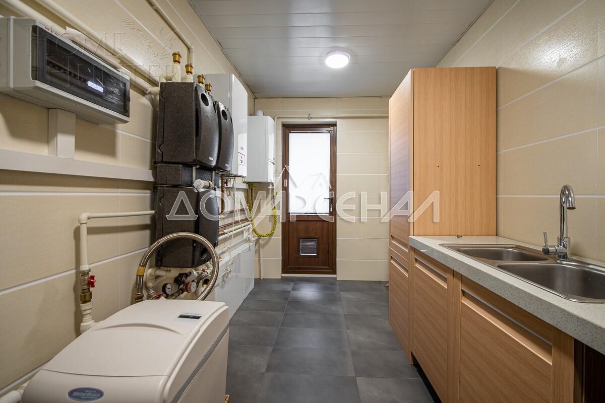 2-этажный коттедж 240 м² с отделкой