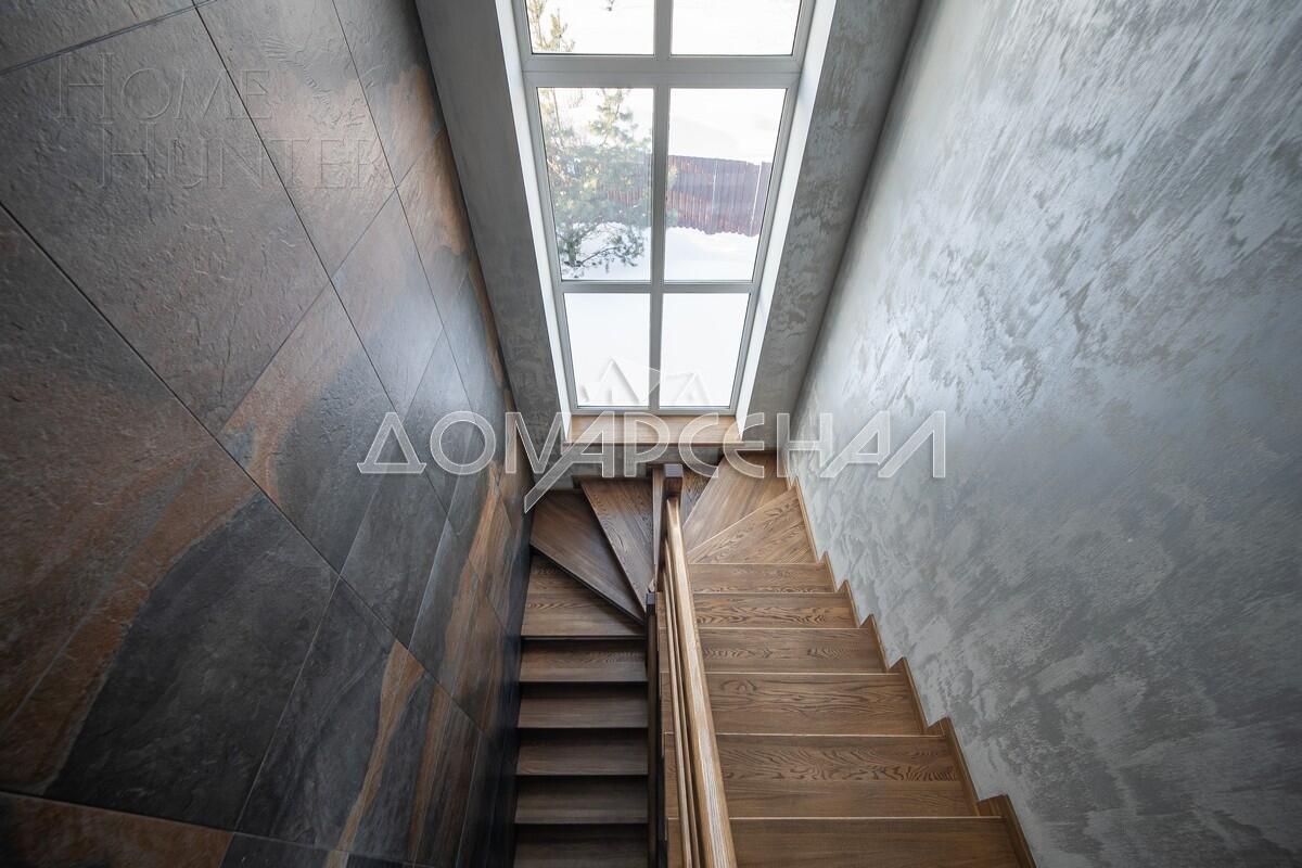 2-этажный коттедж 200 м² с отделкой