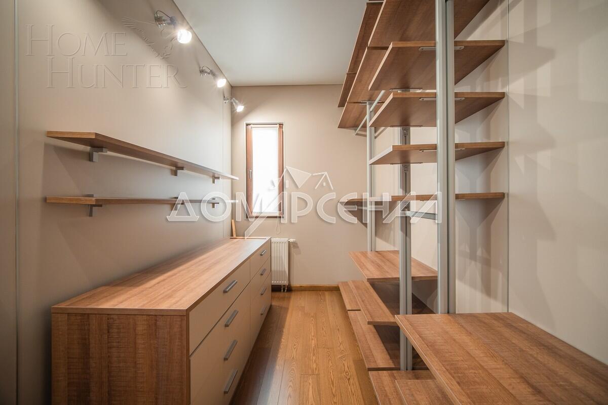 2-этажный коттедж 240 м² с отделкой