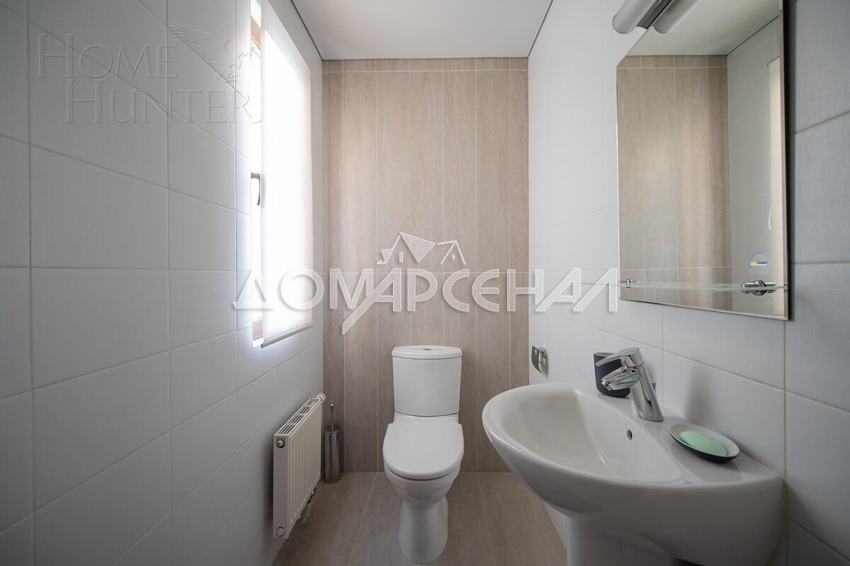 2-этажный коттедж 240 м² с отделкой