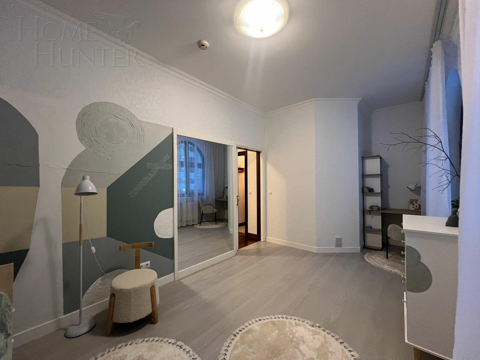 5-КОМН. КВАРТИРА С ОТДЕЛКОЙ 234 М² НА 3 ЭТАЖЕ