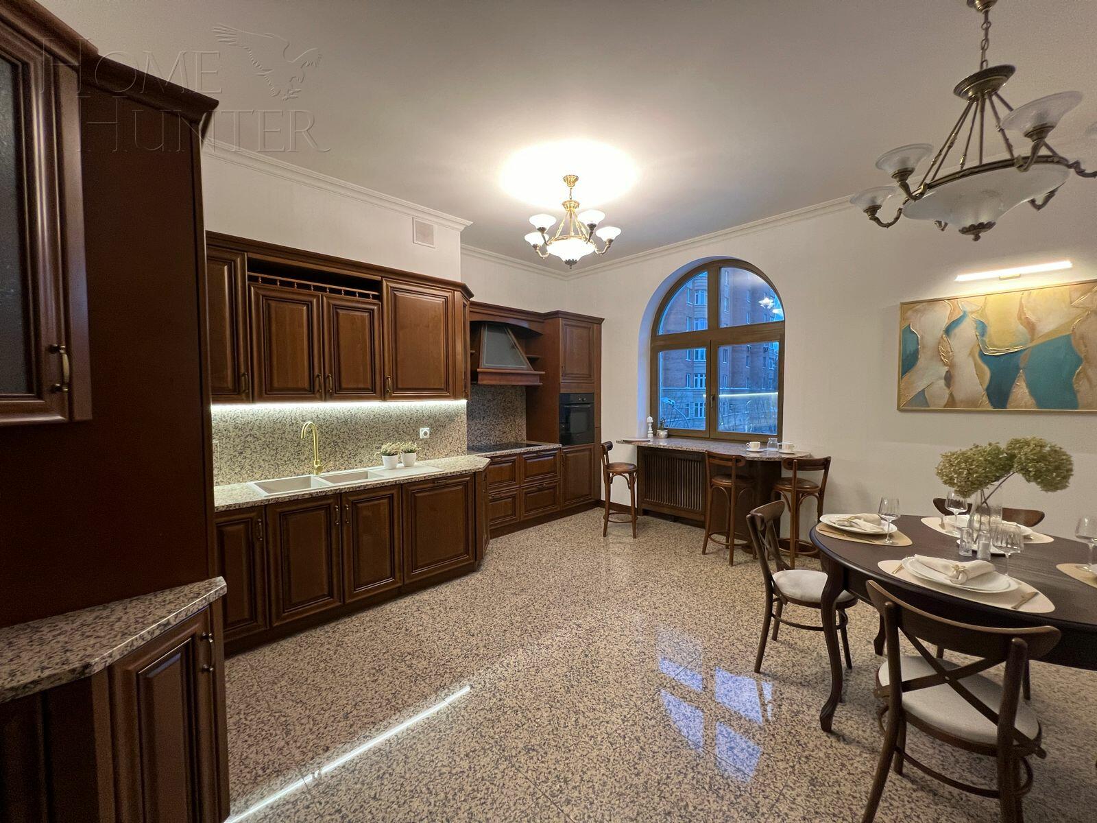 5-КОМН. КВАРТИРА С ОТДЕЛКОЙ 234 М² НА 3 ЭТАЖЕ