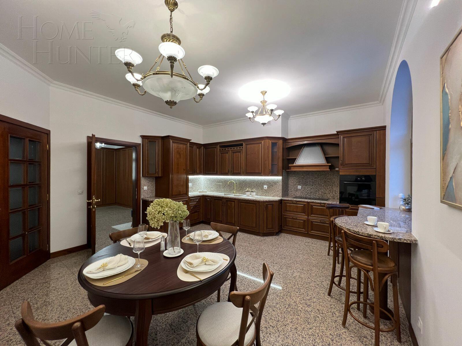 5-КОМН. КВАРТИРА С ОТДЕЛКОЙ 234 М² НА 3 ЭТАЖЕ