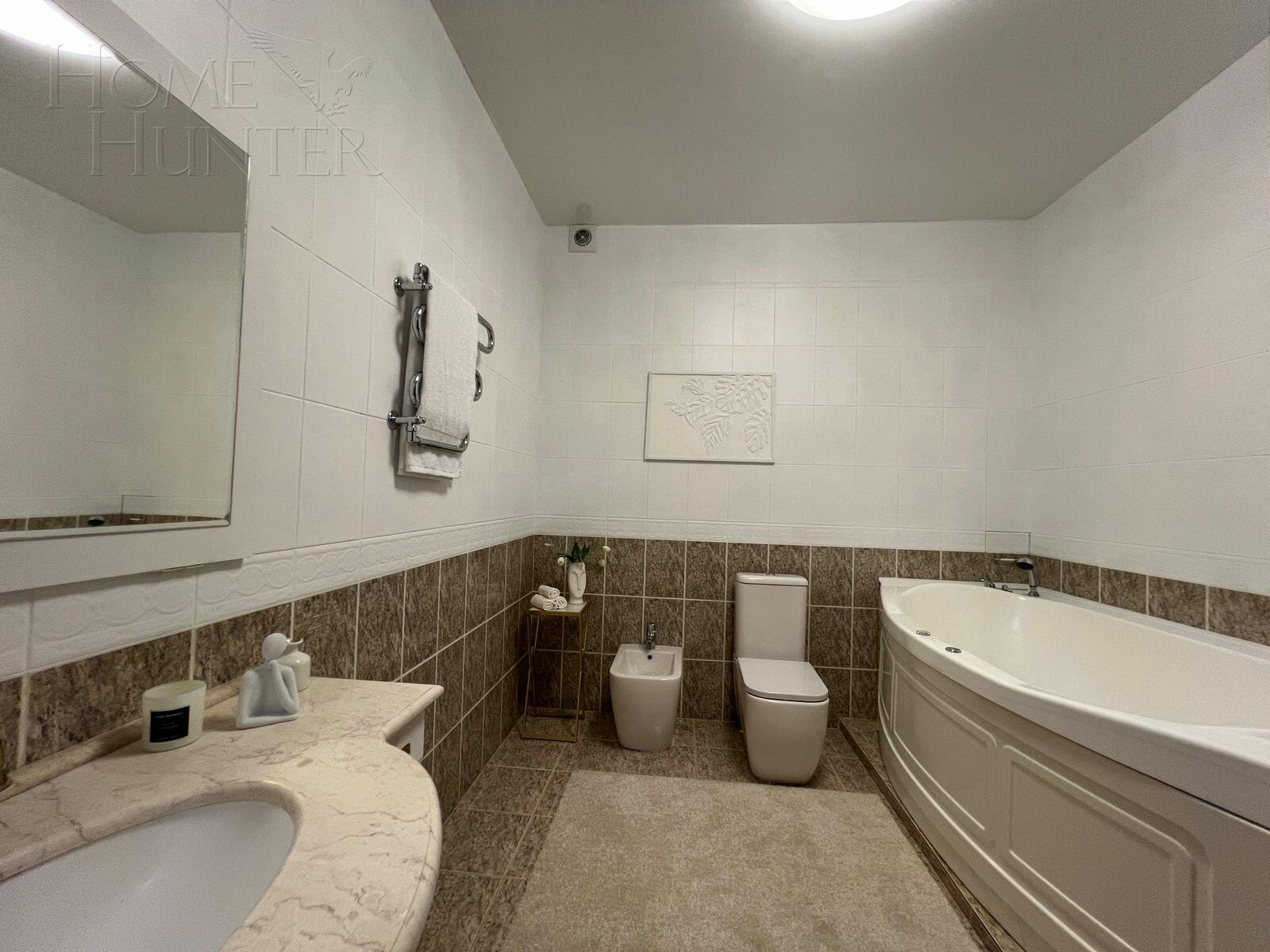 5-КОМН. КВАРТИРА С ОТДЕЛКОЙ 234 М² НА 3 ЭТАЖЕ