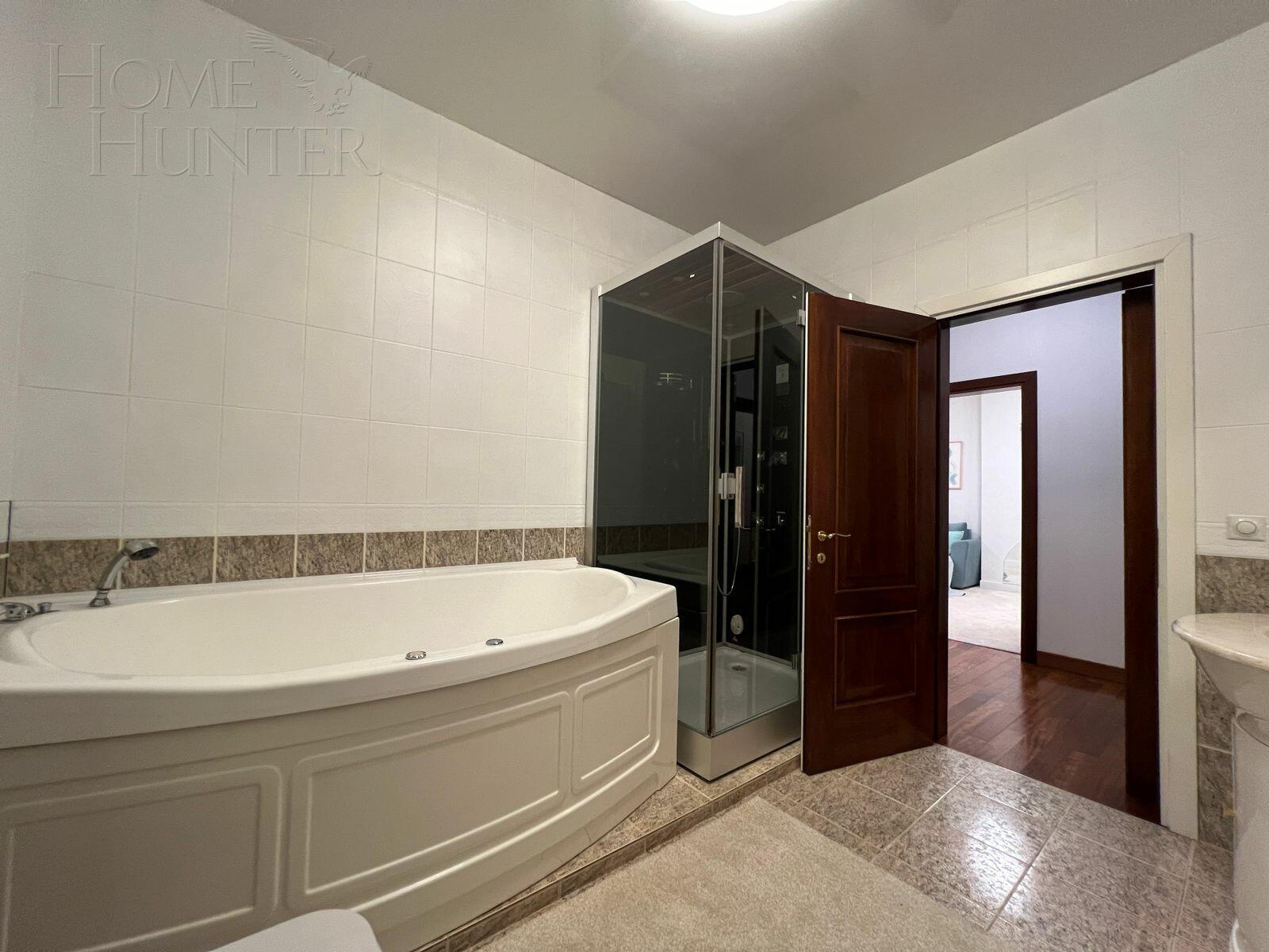 5-КОМН. КВАРТИРА С ОТДЕЛКОЙ 234 М² НА 3 ЭТАЖЕ