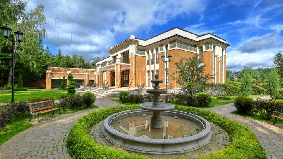 2-этажный коттедж 1 372 м² с отделкой