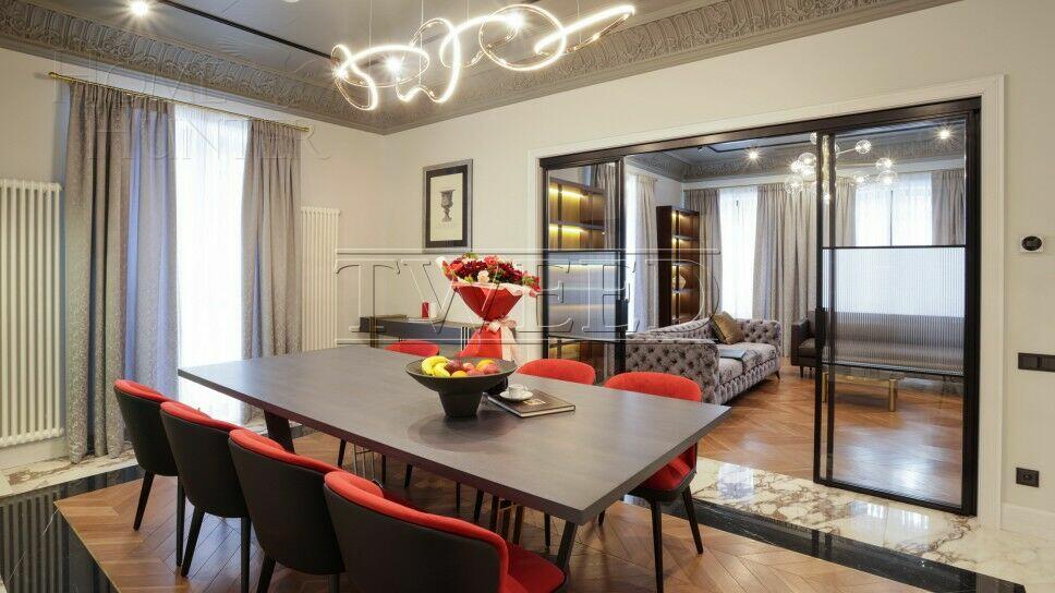 2-этажный коттедж 702 м² с отделкой