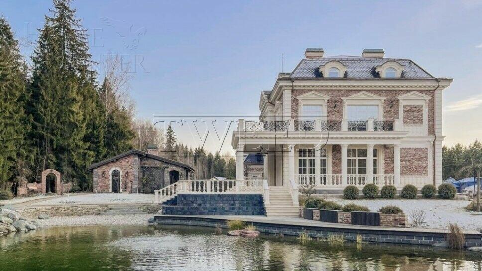 2-этажный коттедж 2 327 м² без отделки