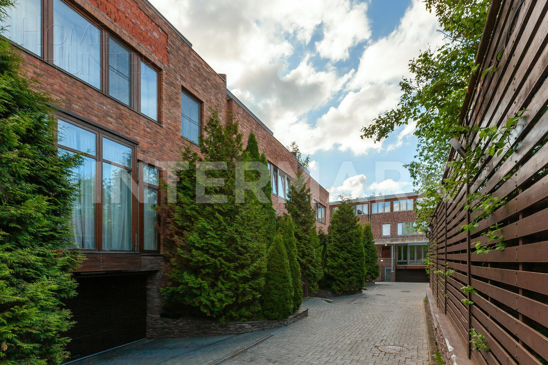 2-этажный таунхаус 380 м² с отделкой