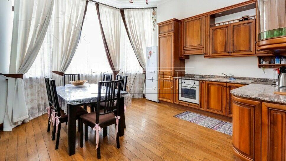 2-этажный коттедж 359 м² с отделкой