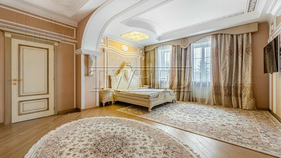 3-этажный коттедж 900 м² с отделкой