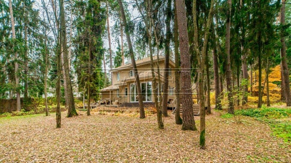 2-этажный коттедж 240 м² с отделкой