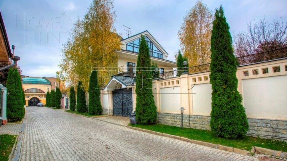 2-этажный коттедж 900 м² с отделкой