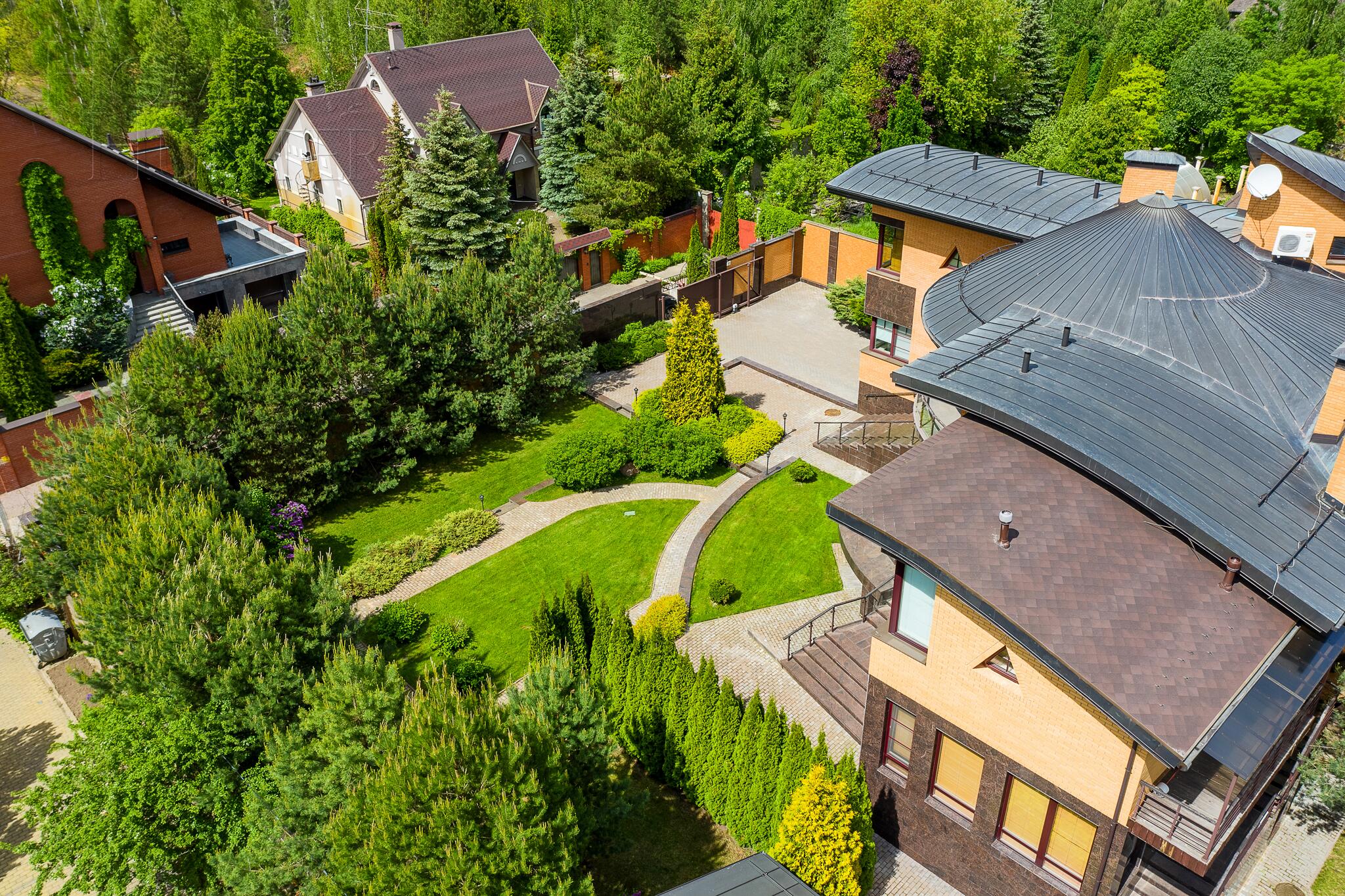 2-этажный коттедж 624 м² с отделкой