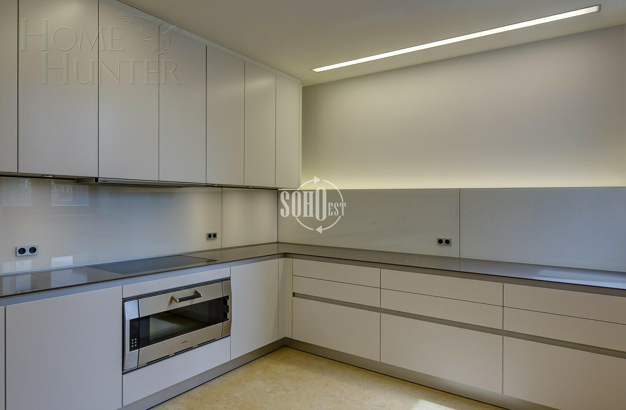 4-КОМН. КВАРТИРА С ОТДЕЛКОЙ 275.3 М² НА 3 ЭТАЖЕ