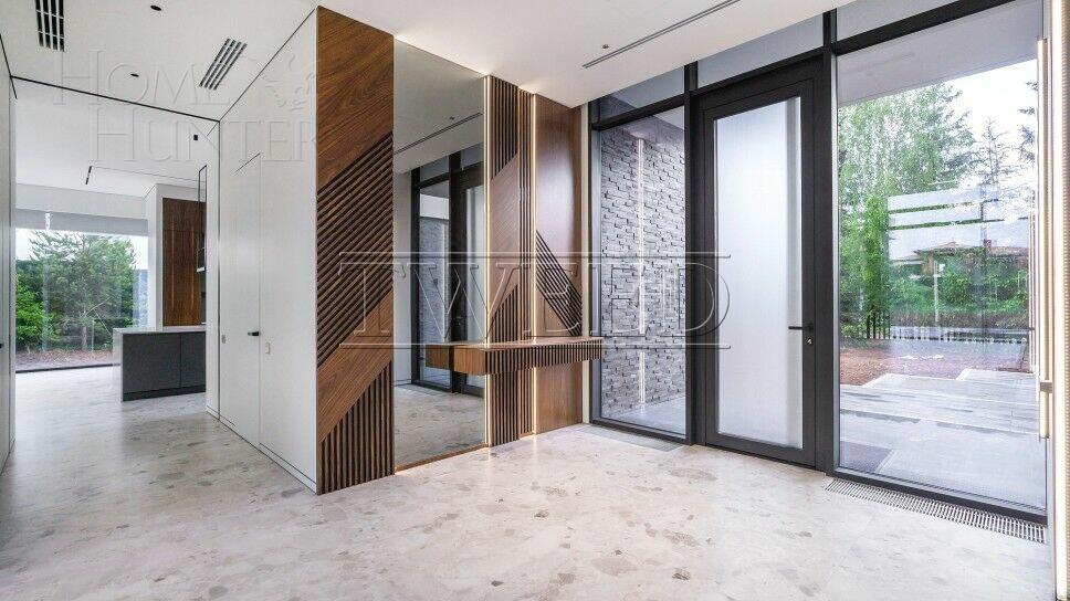 2-этажный коттедж 1 000 м² с отделкой