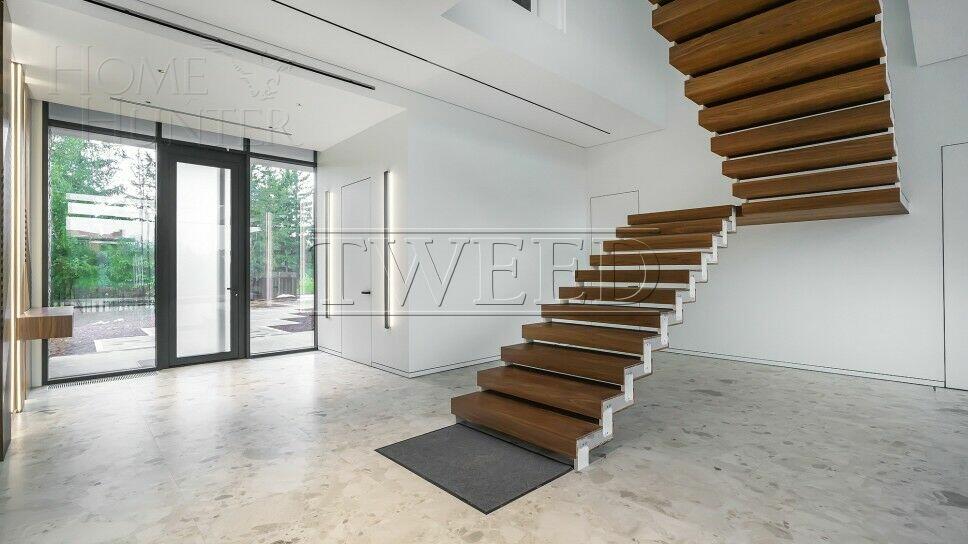 2-этажный коттедж 1 000 м² с отделкой