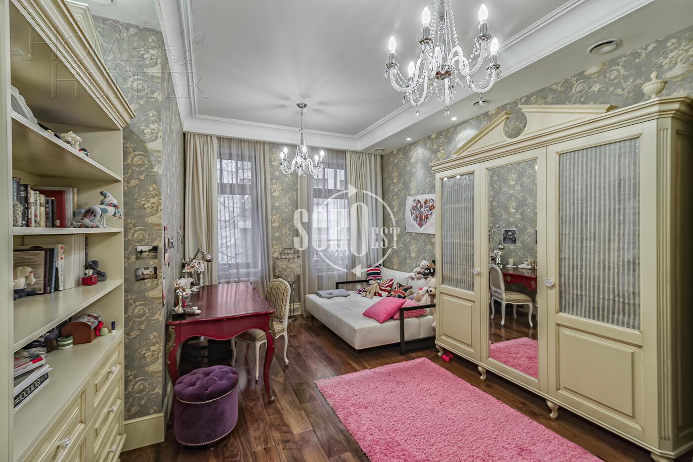 5-КОМН. КВАРТИРА С ОТДЕЛКОЙ 240 М² НА 3 ЭТАЖЕ