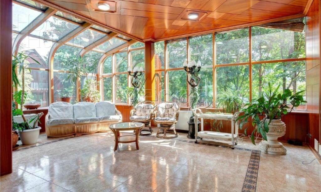 2-этажный коттедж 650 м² с отделкой